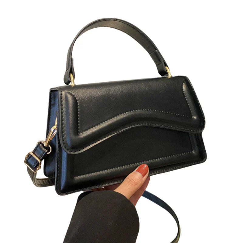 Faux Lederen Handtas met Golvende Klepsluiting