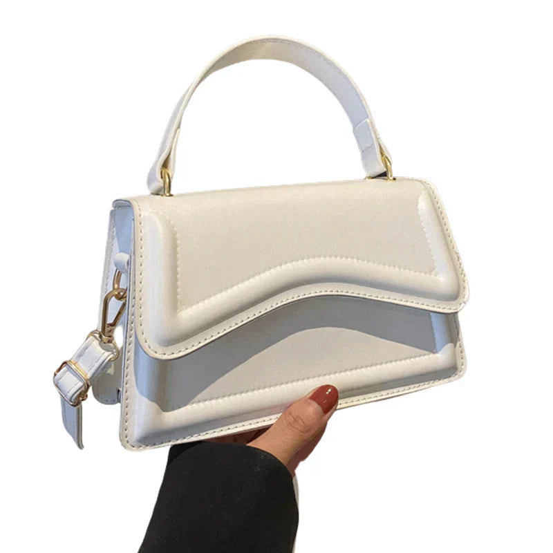 Faux Lederen Handtas met Golvende Klepsluiting