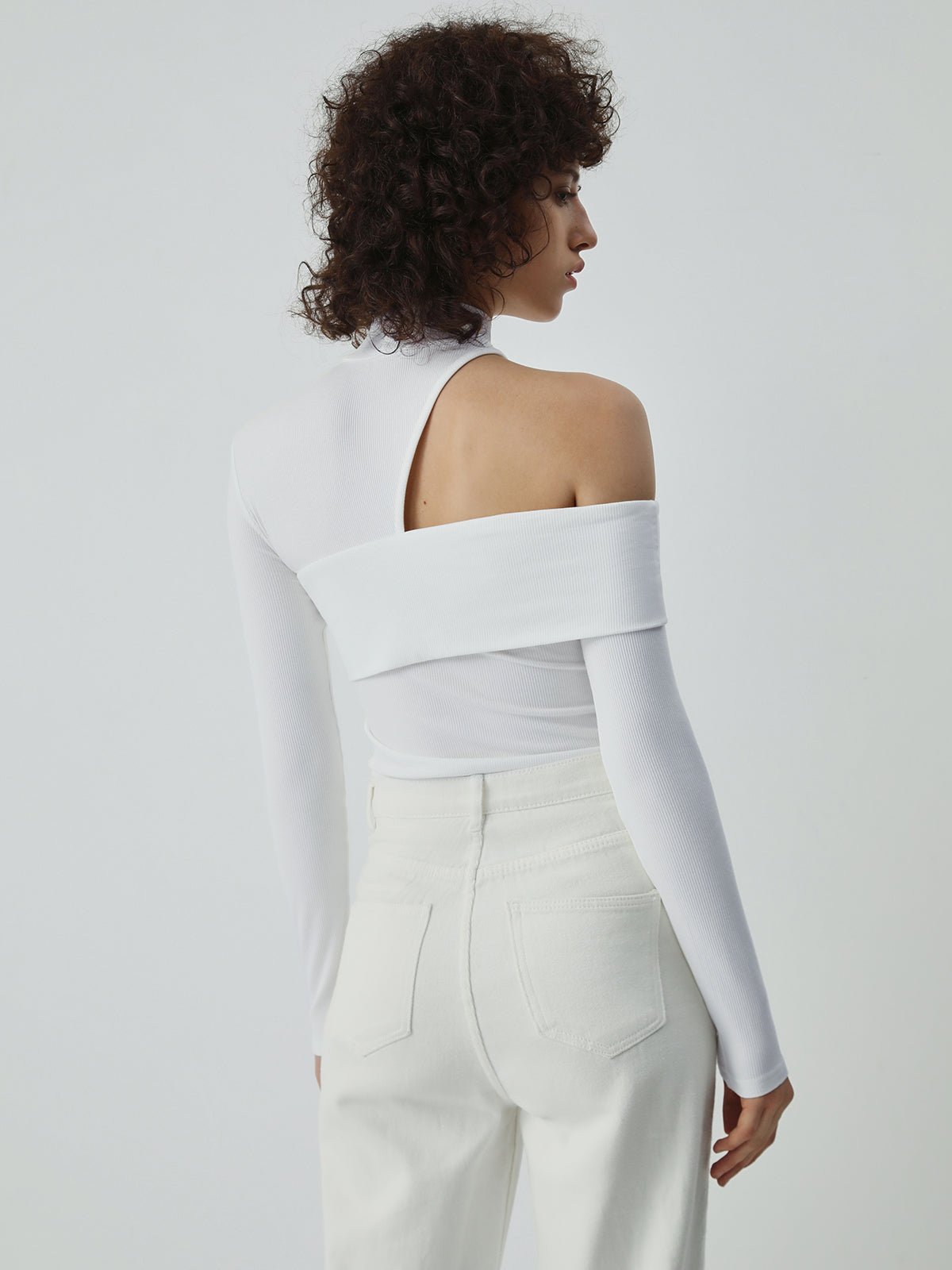 Ribgebreide Coltrui Top met Moderne Asymmetrische Uitsnijding