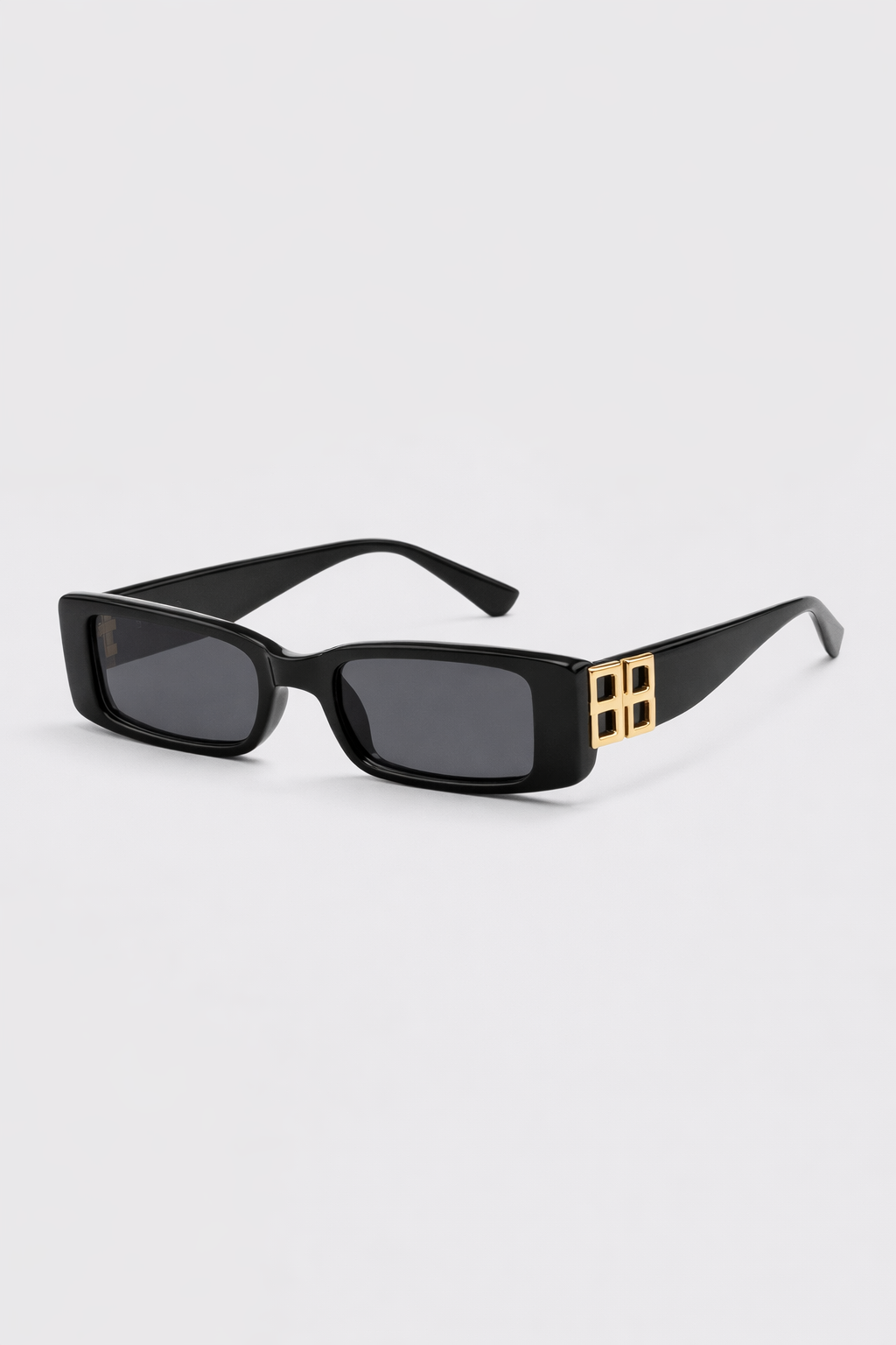 Gabriela Navarro | Zwarte Luxe Rectangular Zonnebril met Gouden Details
