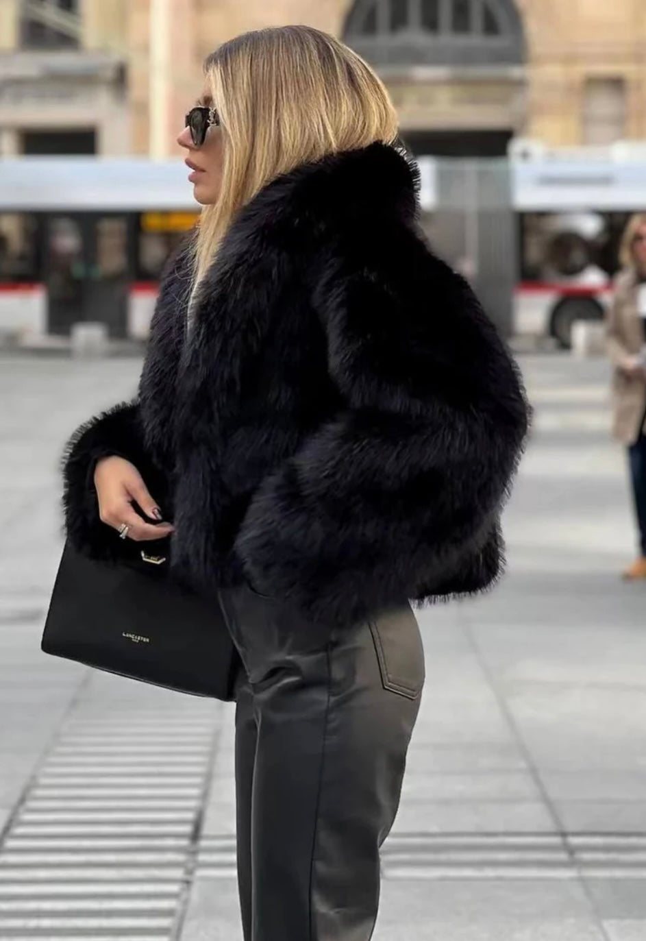 Faux Fur Jas met Glamoureuze Oversized Kraag