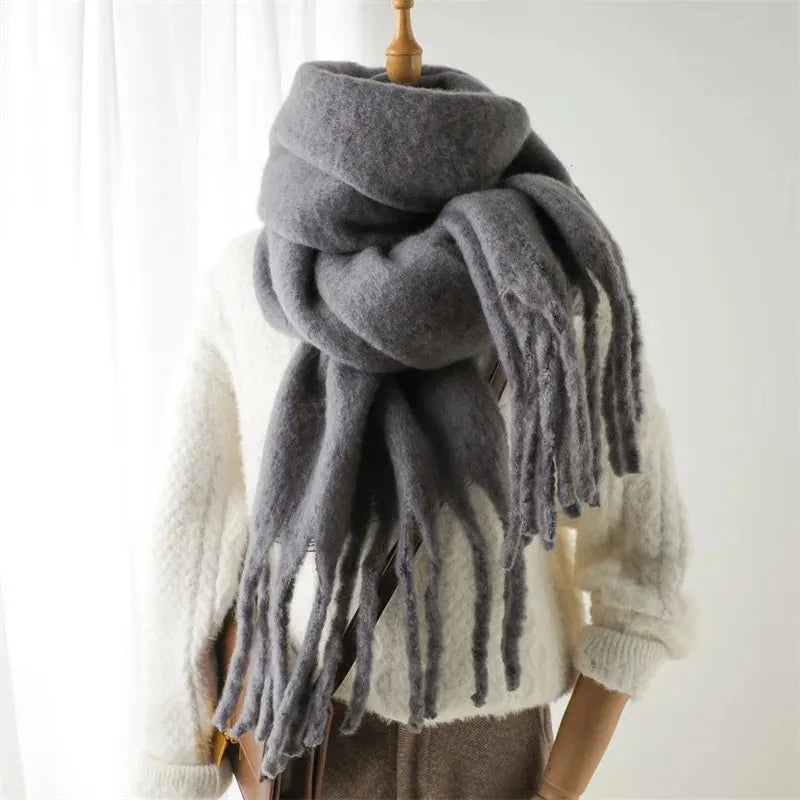 Amarah Zachte Scarf voor Dames - Trendy met Franjes