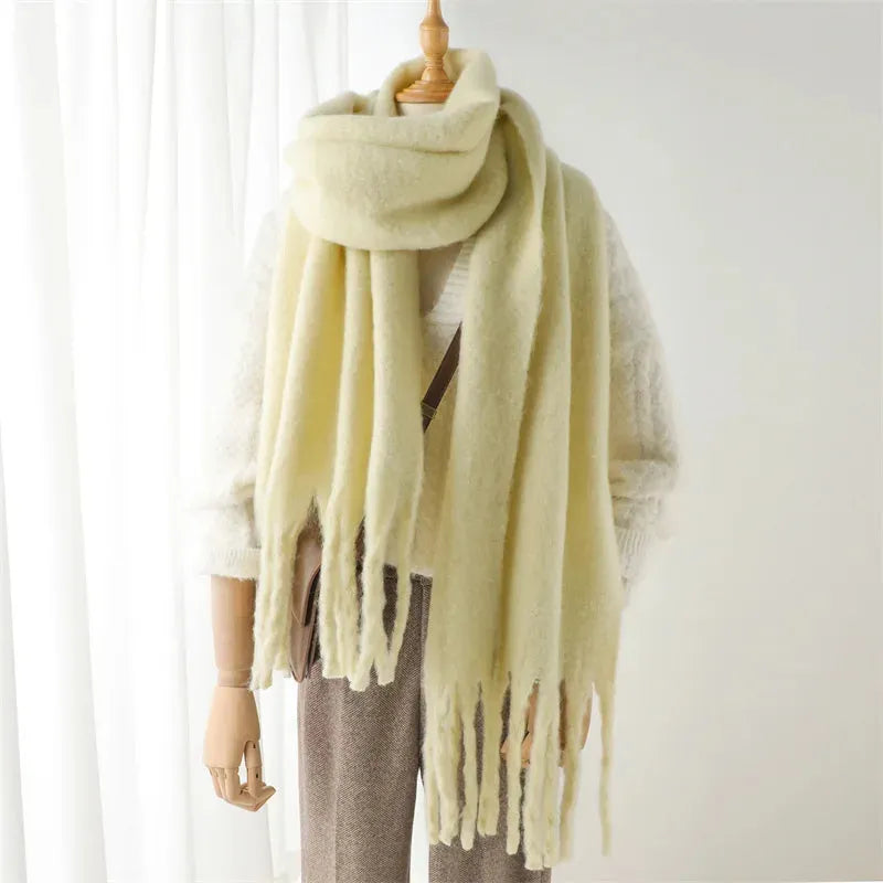 Amarah Zachte Scarf voor Dames - Trendy met Franjes