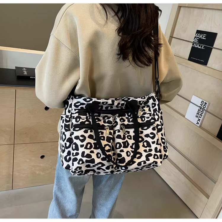 Tote Bag met Meerdere Ritsvakken