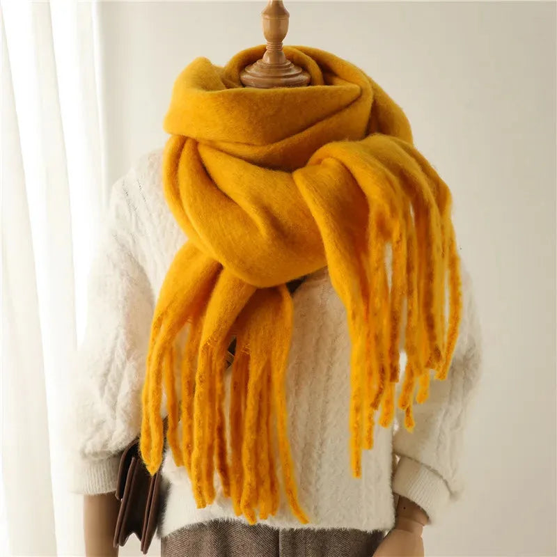 Amarah Zachte Scarf voor Dames - Trendy met Franjes
