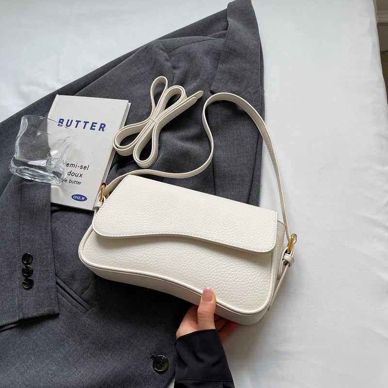 Vegan Leren Schoudertas met Gebogen Klep